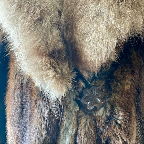 Vintage 1950s Old Hollywood Glamor Big Collar Fox + Fur Coat - Picture 5 of 17